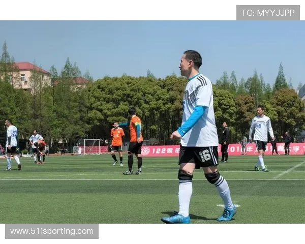 上海羽毛球队的奋斗历程与洲际杯荣耀之路 上海羽毛球队的奋斗历程与洲际杯荣耀之路