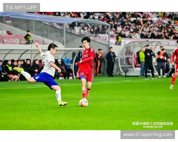 上海足球队荣登足球力量排行榜第十位展现强劲实力与潜力 上海足球队荣登足球力量排行榜第十位展现强劲实力与潜力