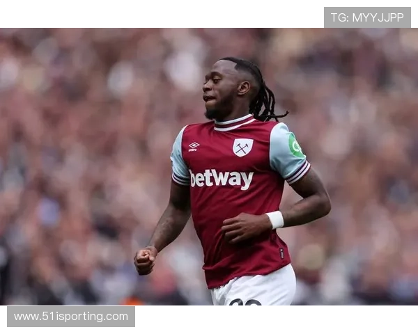 为英超明星球员加油助威的精彩瞬间与激励图片合集 为英超明星球员加油助威的精彩瞬间与激励图片合集