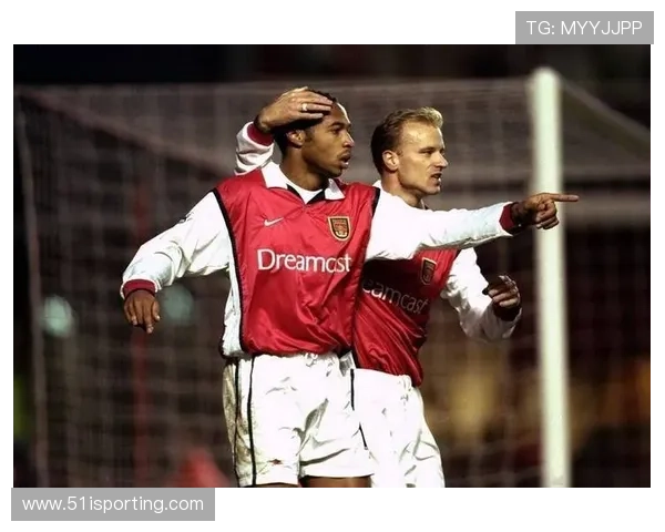 亨利：14号传奇足球明星的辉煌历程与不朽影响