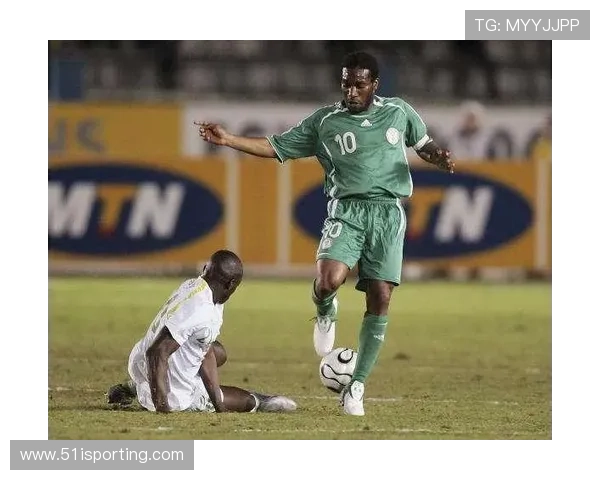 黑人足球明星的二字名字背后的故事与成就探讨