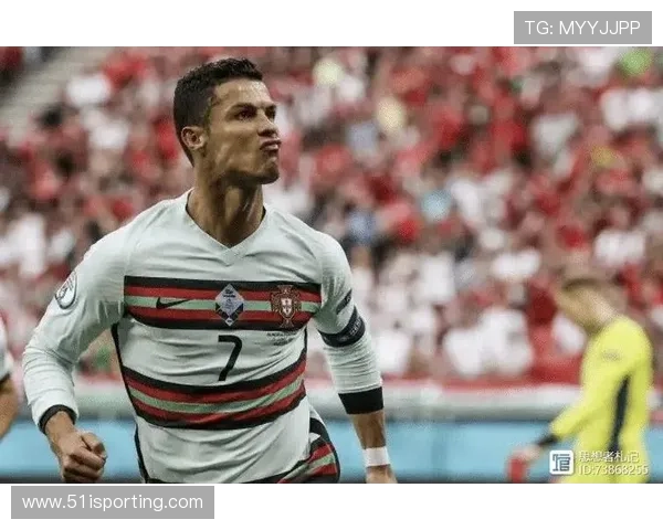 全球足球巨星的精彩人生与辉煌成就全景介绍